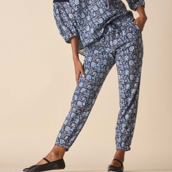 St Roche Yucca Cropped Floral Pants in Navy "Beechwood" Print Size Small NWT! - Picture 1 of 5